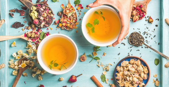 喝茶对健康是有益还是有害？提醒：这5种茶或会伤身，要少喝